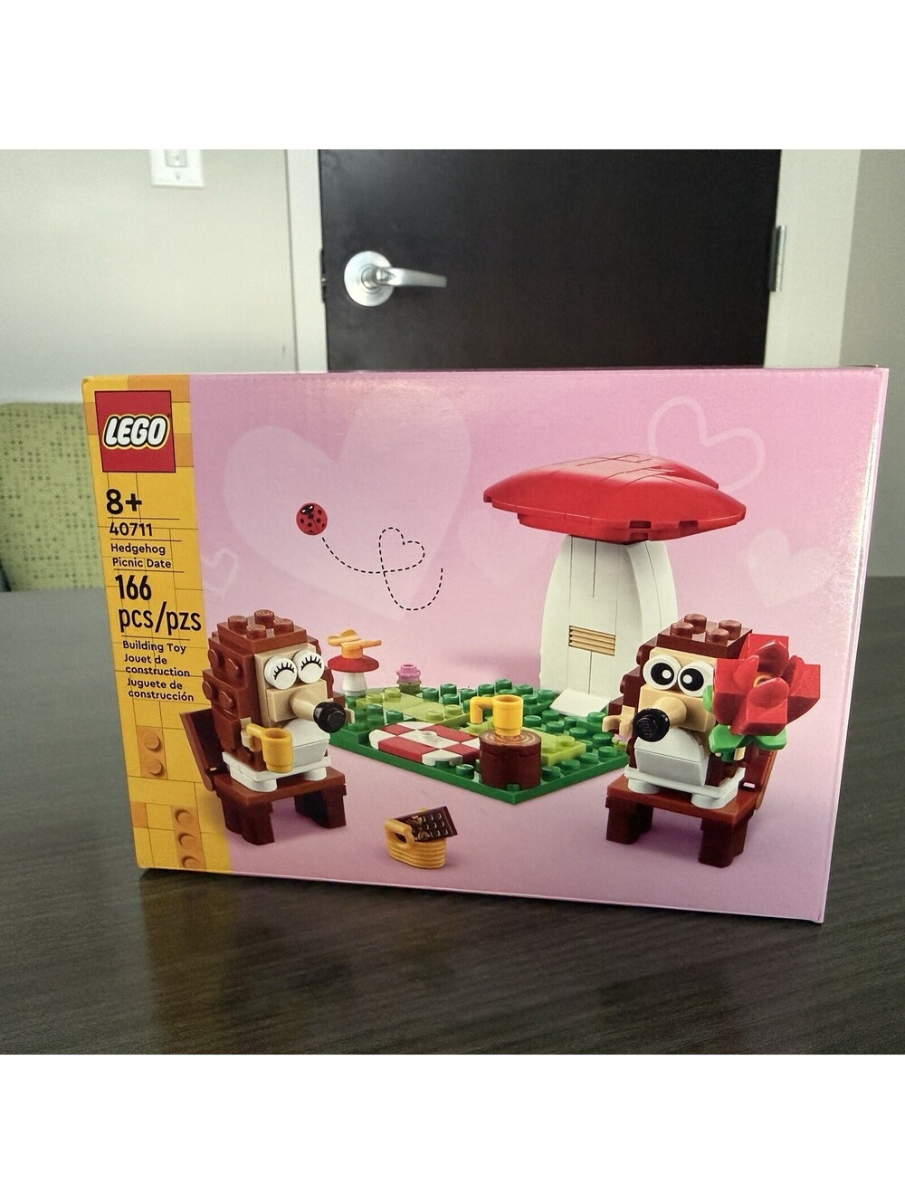 LEGO CREATOR: Hedgehog Picnic Date (40711)